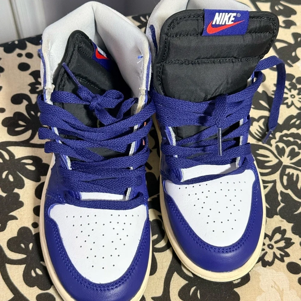 Nike Kids Jordan 1s Size 2 Gently Used